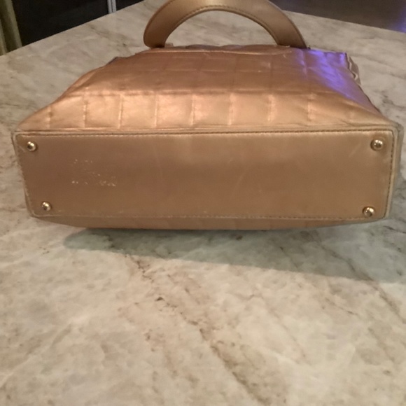 CHANEL GOLD TOTE - Picture 3 of 14